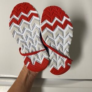 Kids size 11 saucony shoe